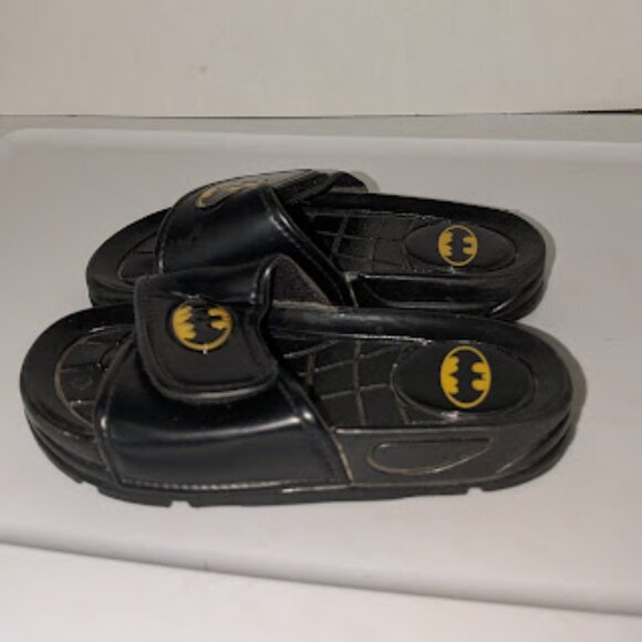 Batman Kids Slip on Sandals Size 2/4 New With Carry Bag Black and Yellow - Picture 4 of 12